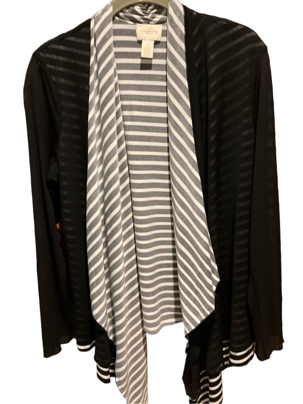 73. WOMENS CHICO’S 1/M DETAIL TOP
